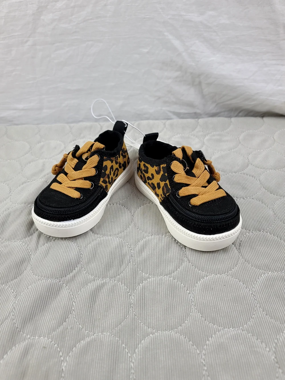 NWT BILLY Footwear Harbor Essential Low Top Shoes Black Cheetah Size 5 Toddler